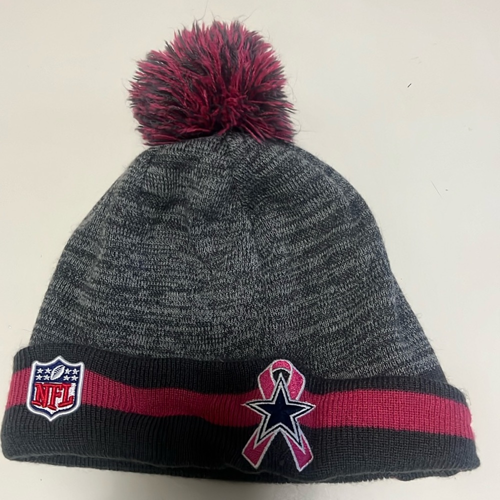 New Era Cowboys breast cancer awareness toboggan. Women one size fits all.